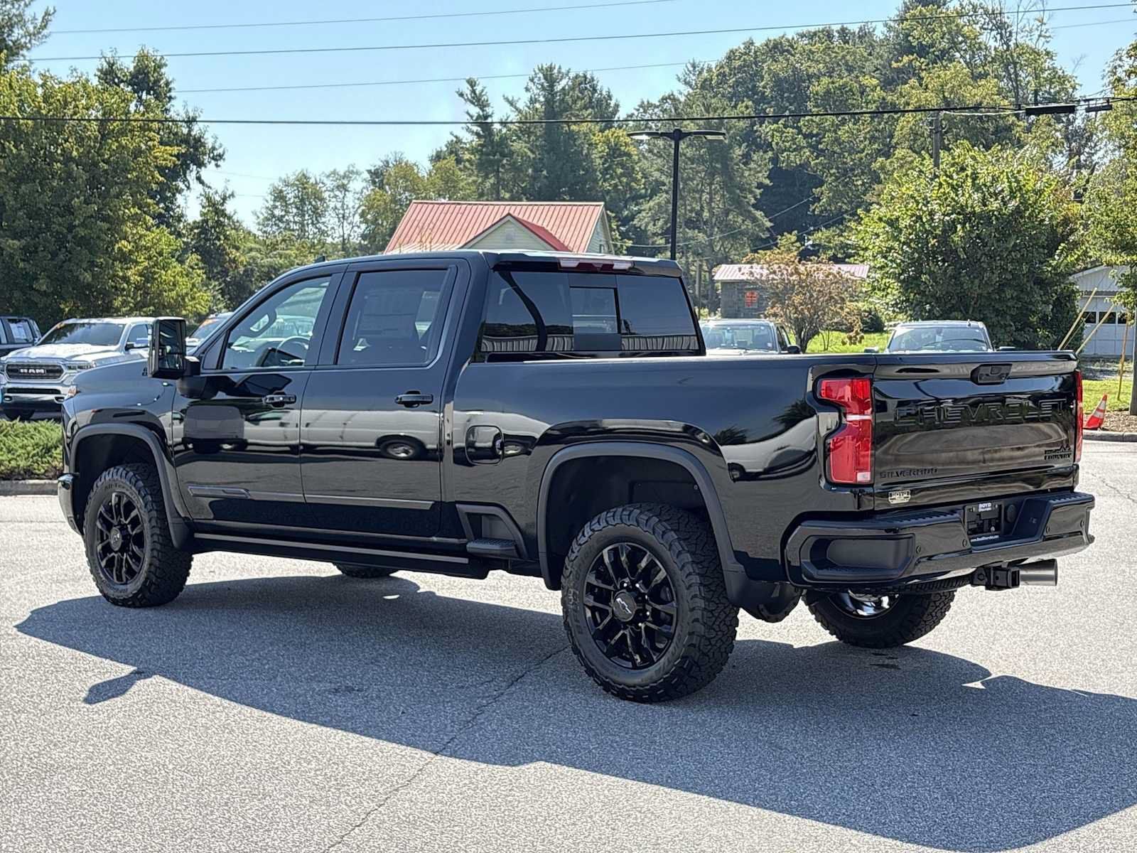 New 2026 Chevrolet Silverado 2500 High Country w/ Midnight Edition AWD/4WD image 8