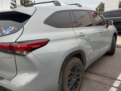 Used 2023 Toyota Highlander Bronze Edition AWD/4WD image 14