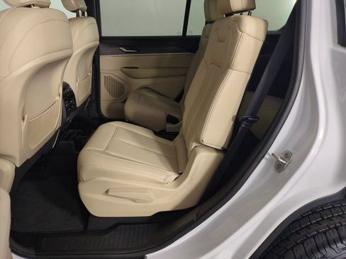 Used 2024 Jeep Grand Cherokee L Limited AWD/4WD image 29
