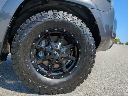 Used 2016 Toyota 4Runner SR5 Premium image 11