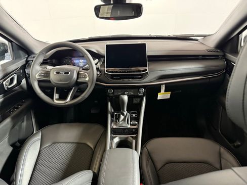 New 2026 Jeep Compass Latitude image 17