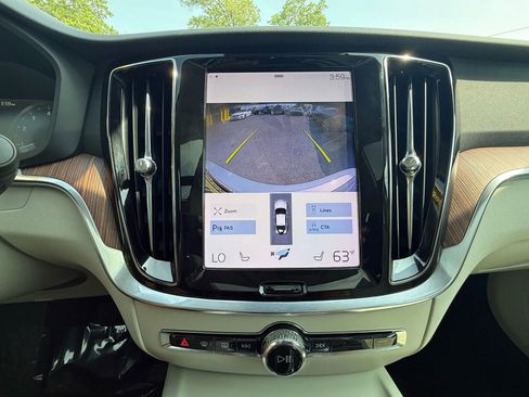 Used 2022 Volvo S60 B5 Momentum image 18