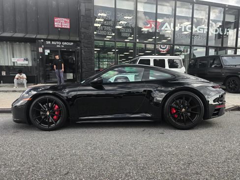 Used 2022 Porsche 911 Carrera 4S AWD/4WD image 6