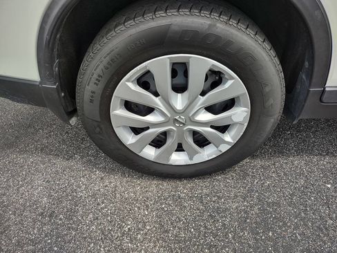 Used 2020 Nissan Rogue S image 40