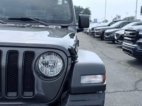 Used 2022 Jeep Wrangler Unlimited Sport AWD/4WD image 3