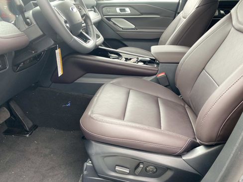 New 2026 Ford Explorer Platinum image 16