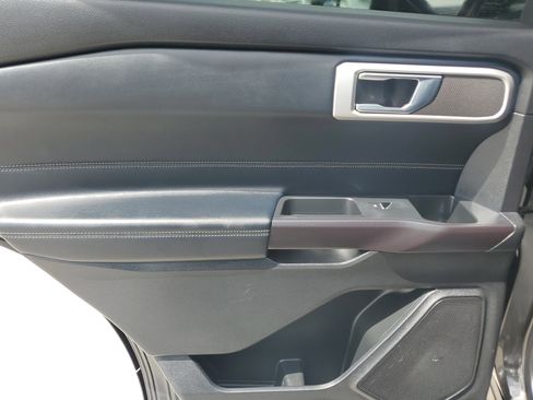 Used 2020 Ford Explorer XLT w/ Equipment Group 202A image 22