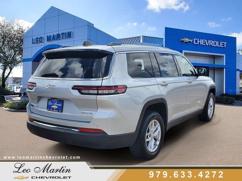 Used 2023 Jeep Grand Cherokee L Laredo RWD image 3