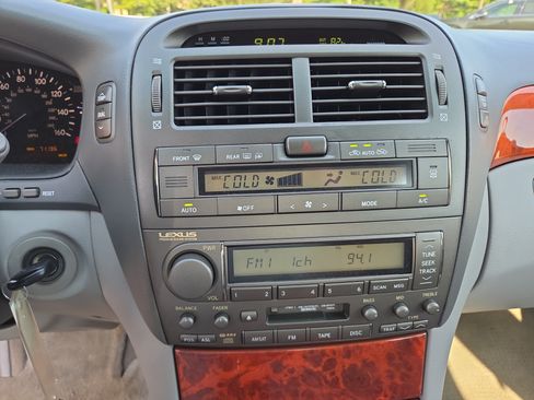 Used 2005 Lexus LS 430 RWD image 26