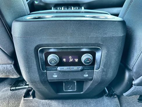 Used 2023 Chevrolet Suburban LT image 21