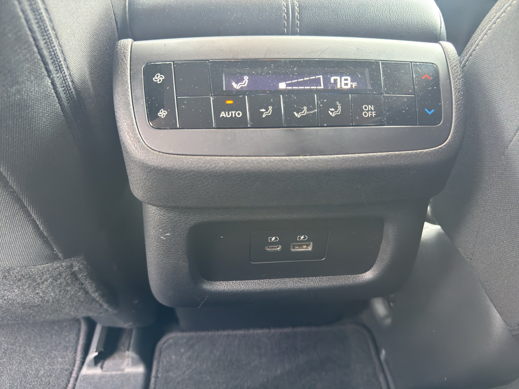 Used 2024 Nissan Pathfinder SV FWD image 18