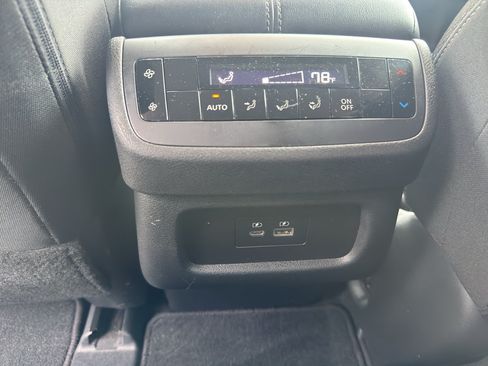 Used 2024 Nissan Pathfinder SV FWD image 18