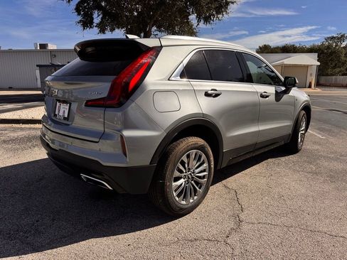 Used 2024 Cadillac XT4 Premium Luxury image 9