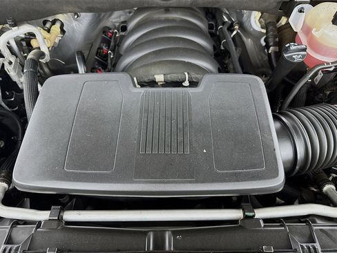 Used 2021 Chevrolet Suburban 2WD image 38