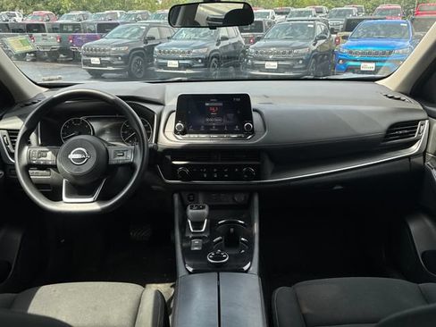 Used 2024 Nissan Rogue S AWD/4WD image 21