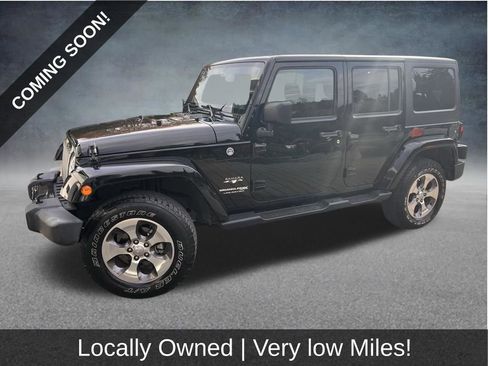Used 2018 Jeep Wrangler Unlimited Sahara w/ Connectivity Group image 2