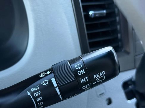 Used 2013 Toyota Sienna LE image 28