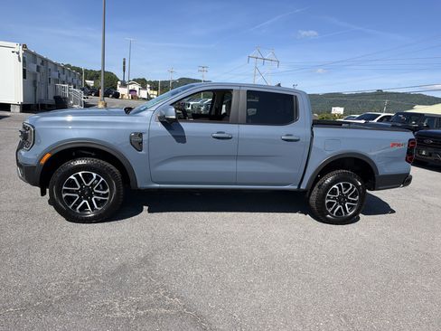 Used 2025 Ford Ranger Lariat w/ FX4 Off-Road Package AWD/4WD image 9