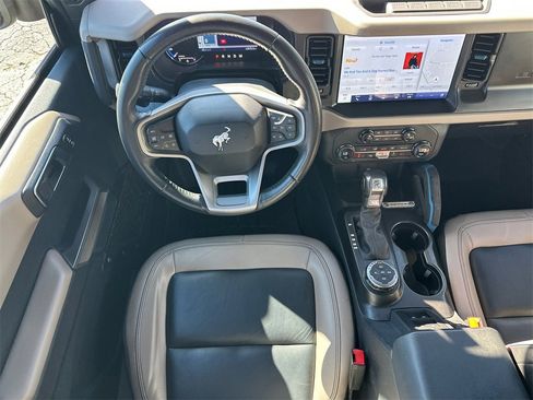 Used 2023 Ford Bronco Wildtrak image 23