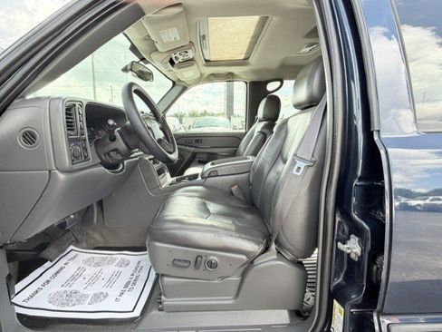 Used 2006 Chevrolet Silverado 1500 LT w/ Onstar Plus Package AWD/4WD image 14