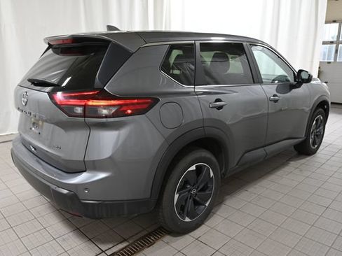 Used 2025 Nissan Rogue SV AWD/4WD image 14