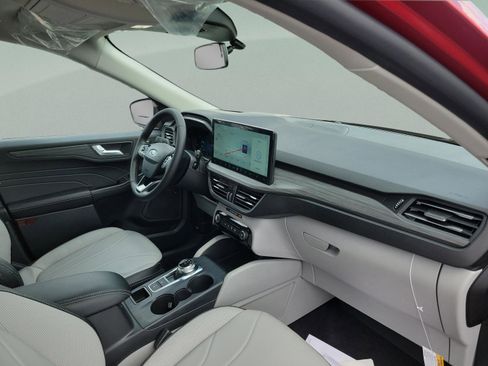 New 2025 Ford Escape PHEV w/ PHEV Premium Package image 31