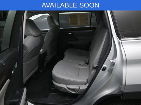 Used 2022 Toyota Highlander Limited AWD/4WD image 30