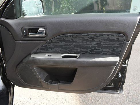 Used 2011 Ford Fusion SE w/ 202A Rapid Spec Order Code image 24