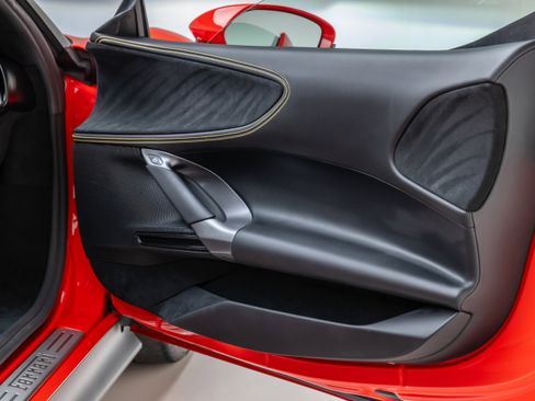 Used 2021 Ferrari SF90 Stradale image 22