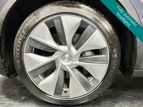 Used 2023 Tesla Model Y 2WD image 11