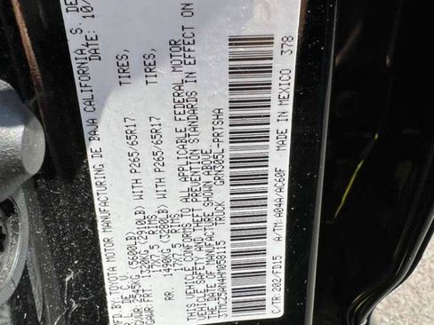 Used 2017 Toyota Tacoma TRD Off-Road image 32