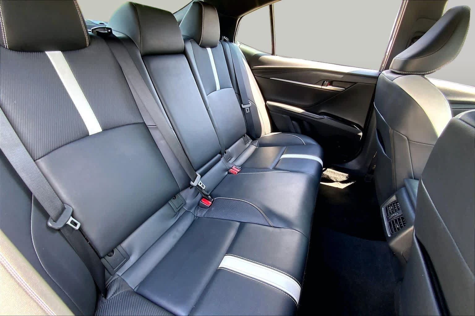 Used 2025 Toyota Camry SE FWD image 19