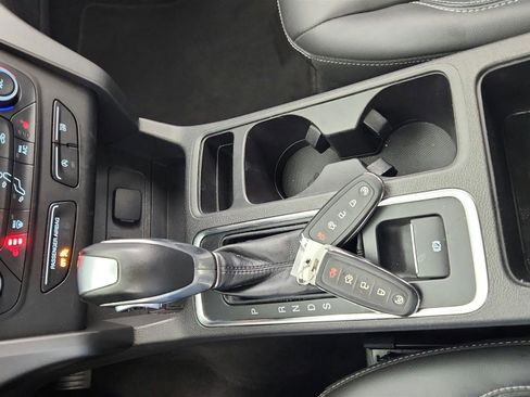 Used 2019 Ford Escape SEL image 31