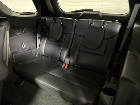 Used 2025 Ford Explorer ST image 25