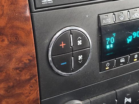 Used 2007 Chevrolet Silverado 2500 LTZ w/ Safety Package image 26