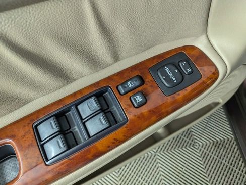 Used 2003 Toyota Camry LE image 9