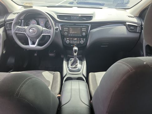 Used 2018 Nissan Rogue Sport SV FWD image 15