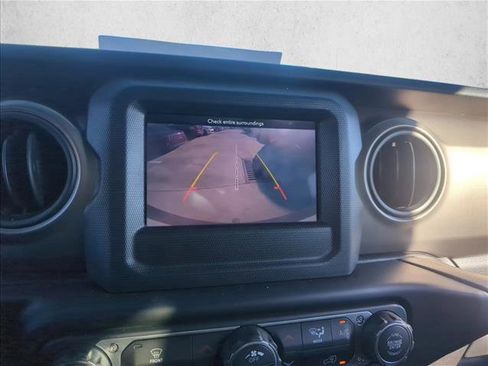 Used 2018 Jeep Wrangler Unlimited Sport S image 8