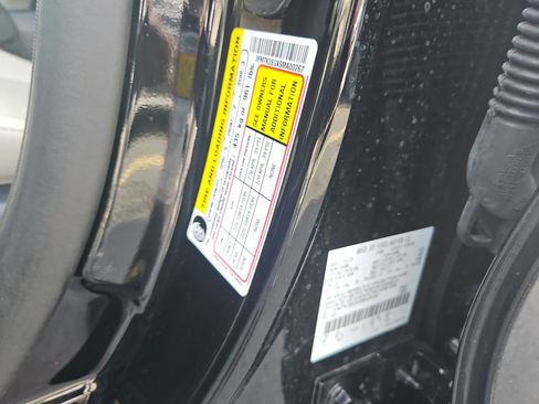 Used 2025 Ford Mustang Mach-E Premium AWD/4WD image 29