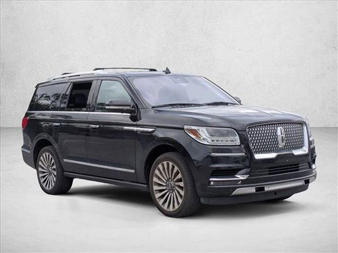 Used 2019 Lincoln Navigator Reserve AWD/4WD image 3