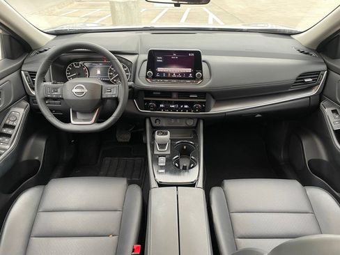 Certified 2025 Nissan Rogue SV w/ SV Premium Package FWD image 12