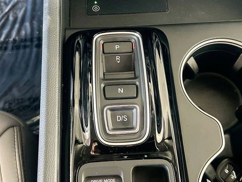 Used 2025 Honda Pilot Touring image 24