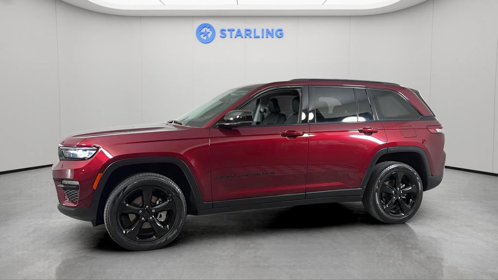 Used 2023 Jeep Grand Cherokee Limited w/ Black Appearance Package RWD image 2