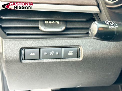 Used 2024 Nissan Altima 2.5 SV image 13