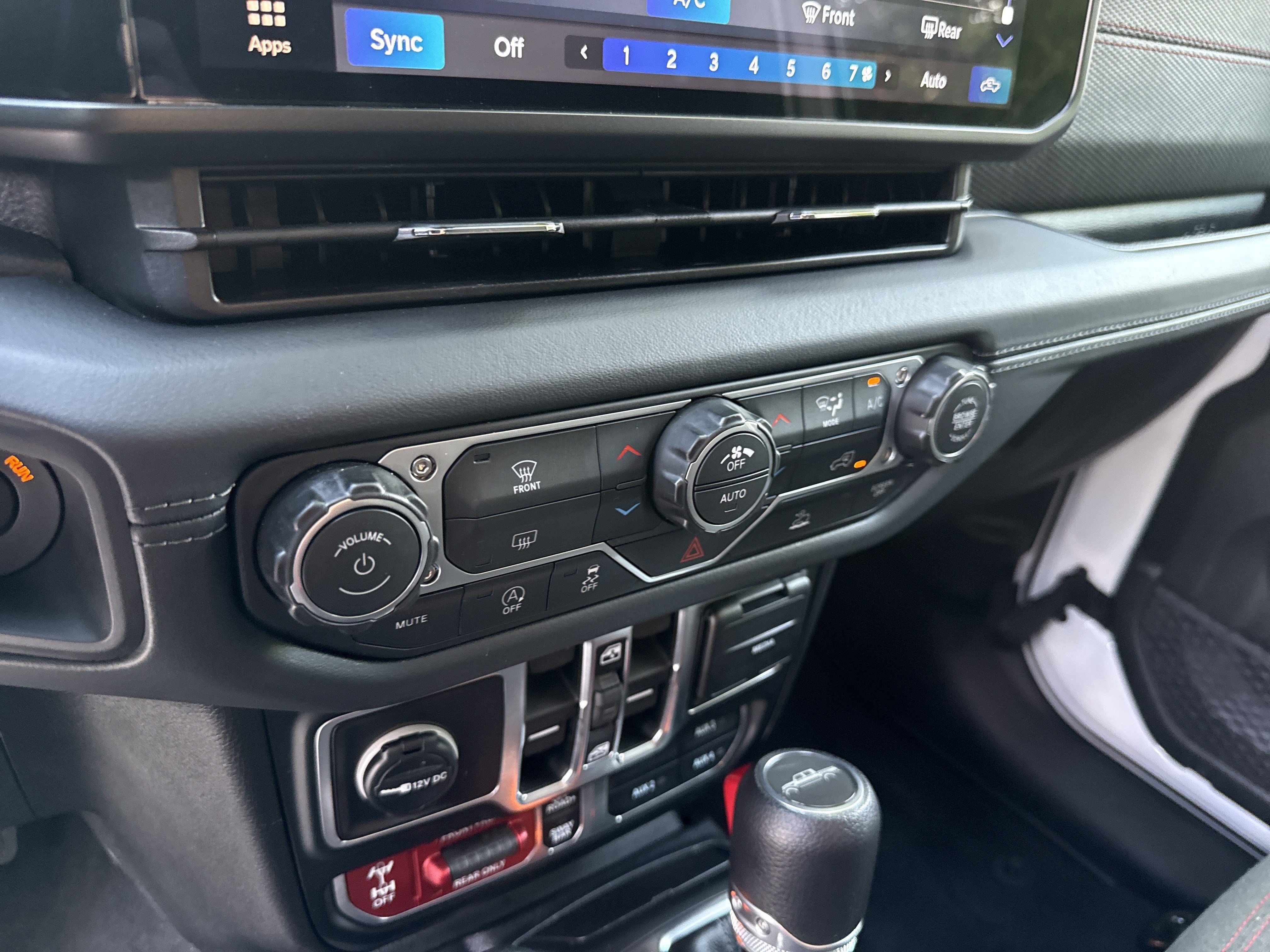 Used 2026 Jeep Gladiator Rubicon AWD/4WD image 29