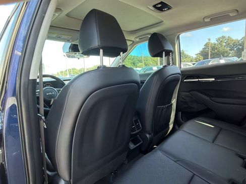 Certified 2025 Kia Seltos EX w/ EX Sunroof Package FWD image 18