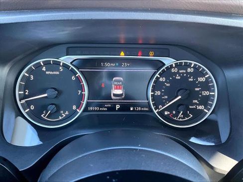 Certified 2023 Nissan Rogue SV image 24