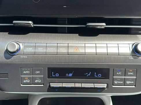 Certified 2025 Hyundai Kona SEL FWD image 25