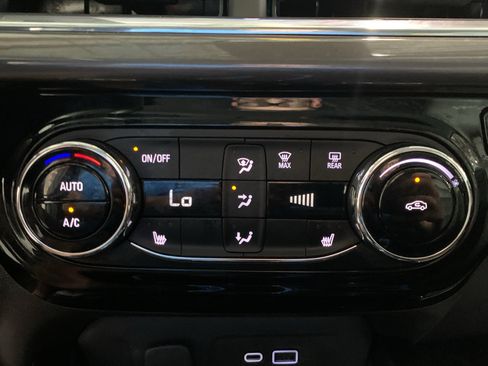 Used 2025 Chevrolet Trax ACTIV w/ Driver Confidence Package FWD image 23