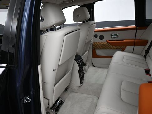 Certified 2024 Rolls-Royce Cullinan AWD/4WD image 26